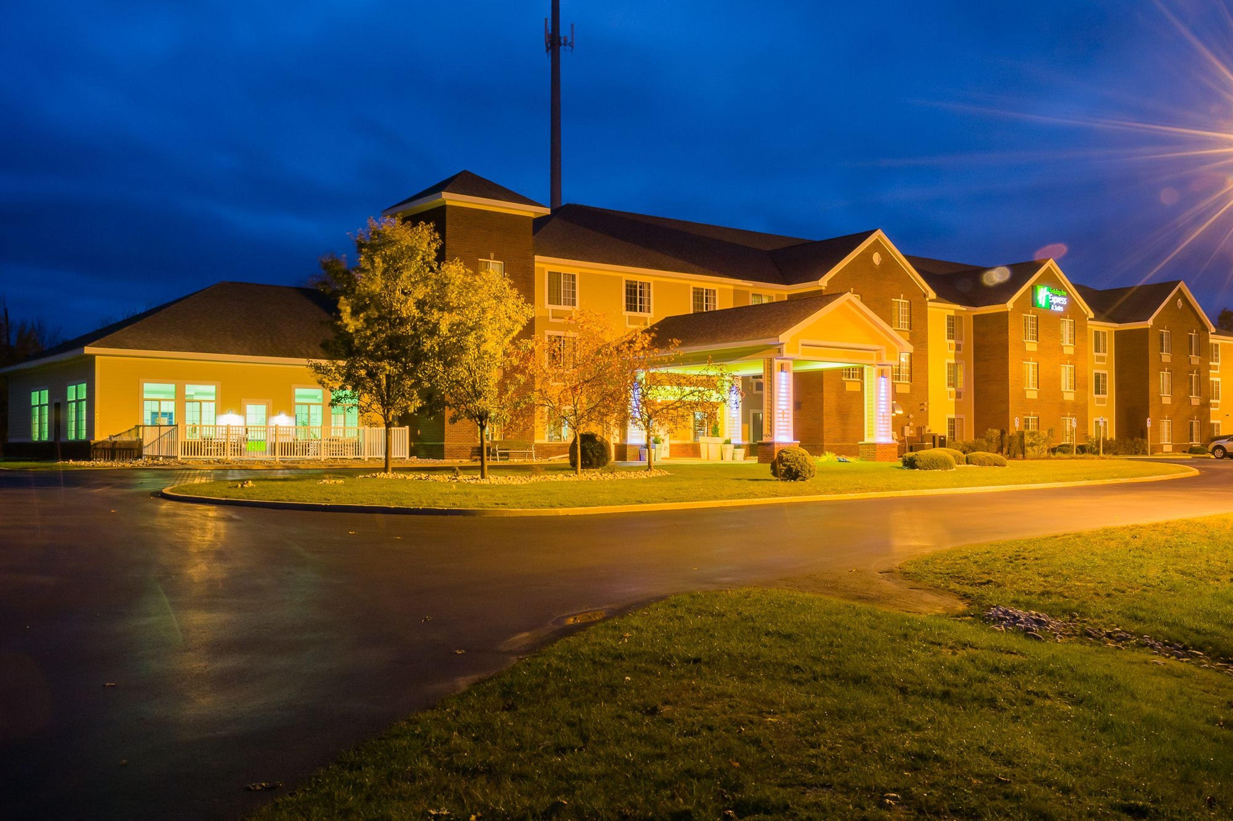 Holiday Inn Express Hotel & Suites Acme-Traverse City By Ihg Esterno foto