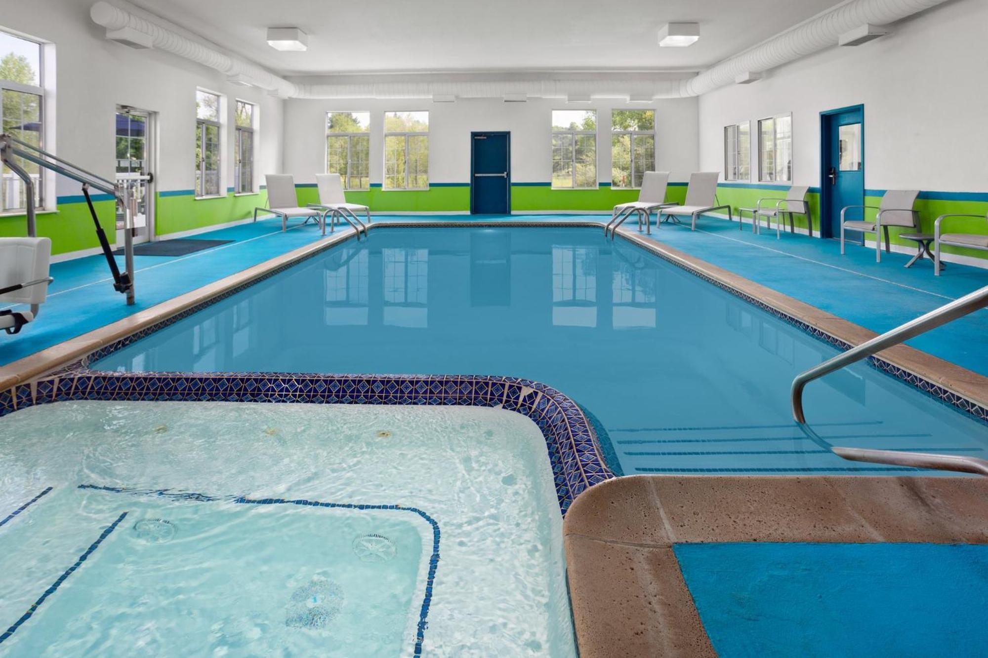 Holiday Inn Express Hotel & Suites Acme-Traverse City By Ihg Esterno foto