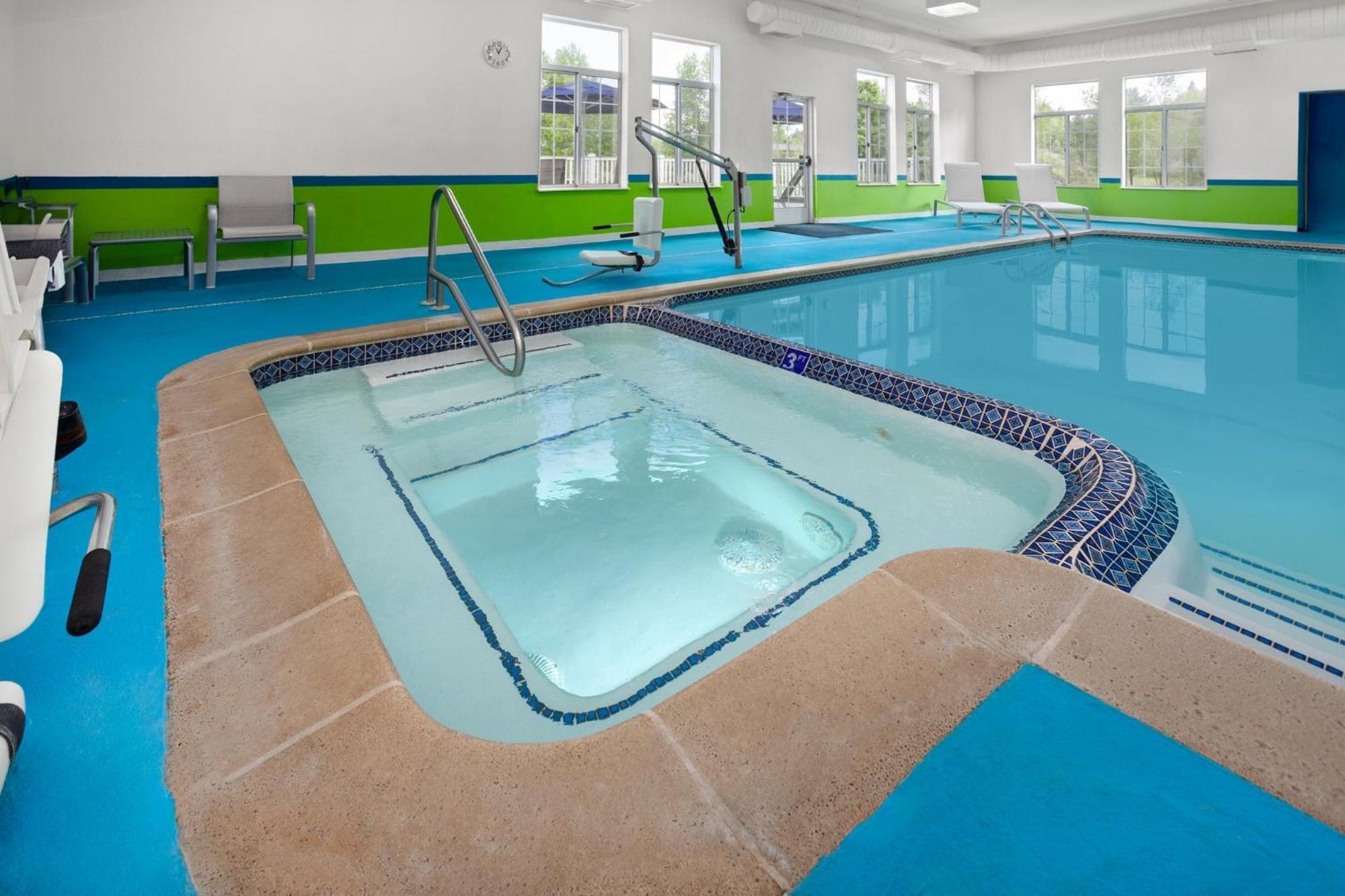 Holiday Inn Express Hotel & Suites Acme-Traverse City By Ihg Esterno foto